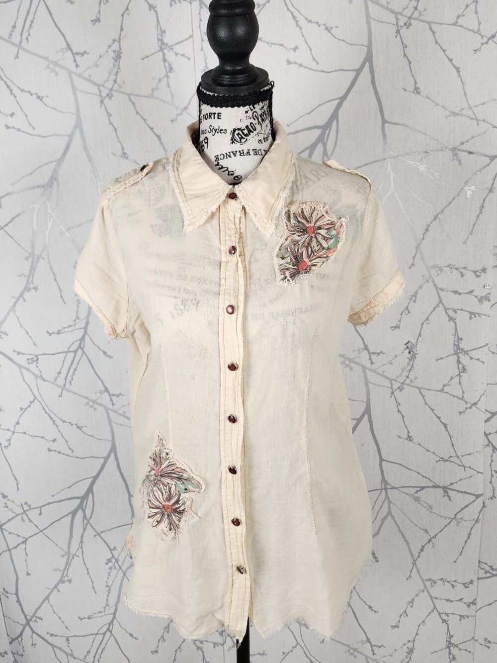 Miss Me Ivory Gauze Cotton Y2K Applique Button Front Shirt